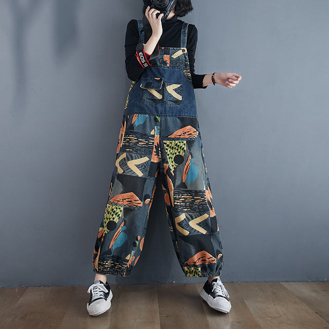 Jeans-Strampelanzug mit abstraktem Print
