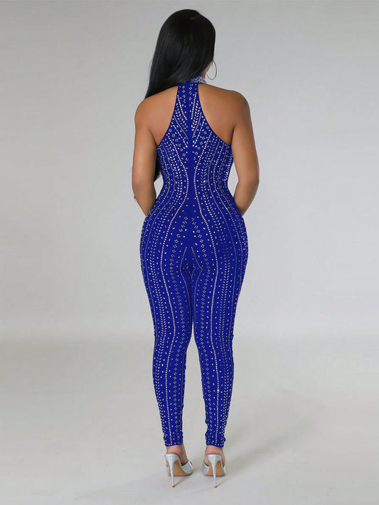 Rückenfreier Neckholder-Jumpsuit mit Strass-Detail und Cut-Out vorne
