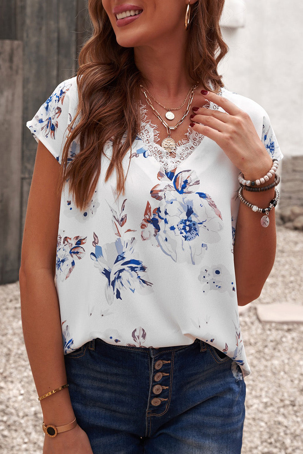 White Floral Scalloped V Neck Short Sleeves Top-0