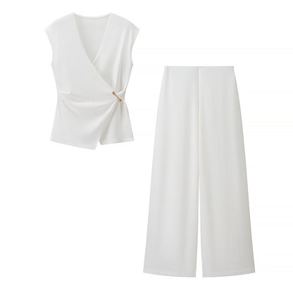 Chic Sleeveless Textured Top and Pants Outfit