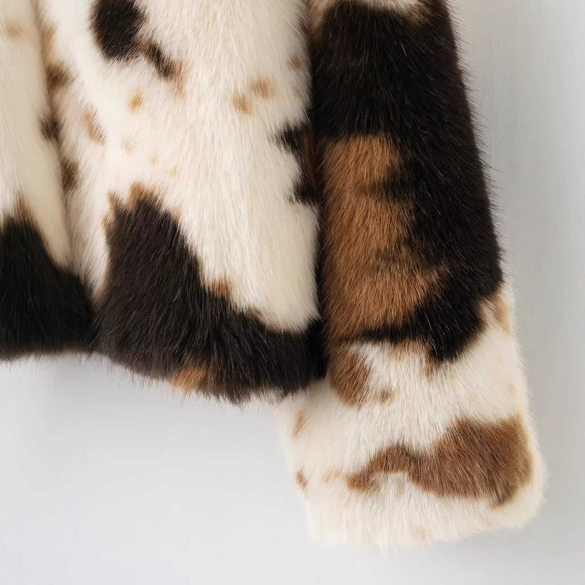 Artificial fur effect animal pattern jacket