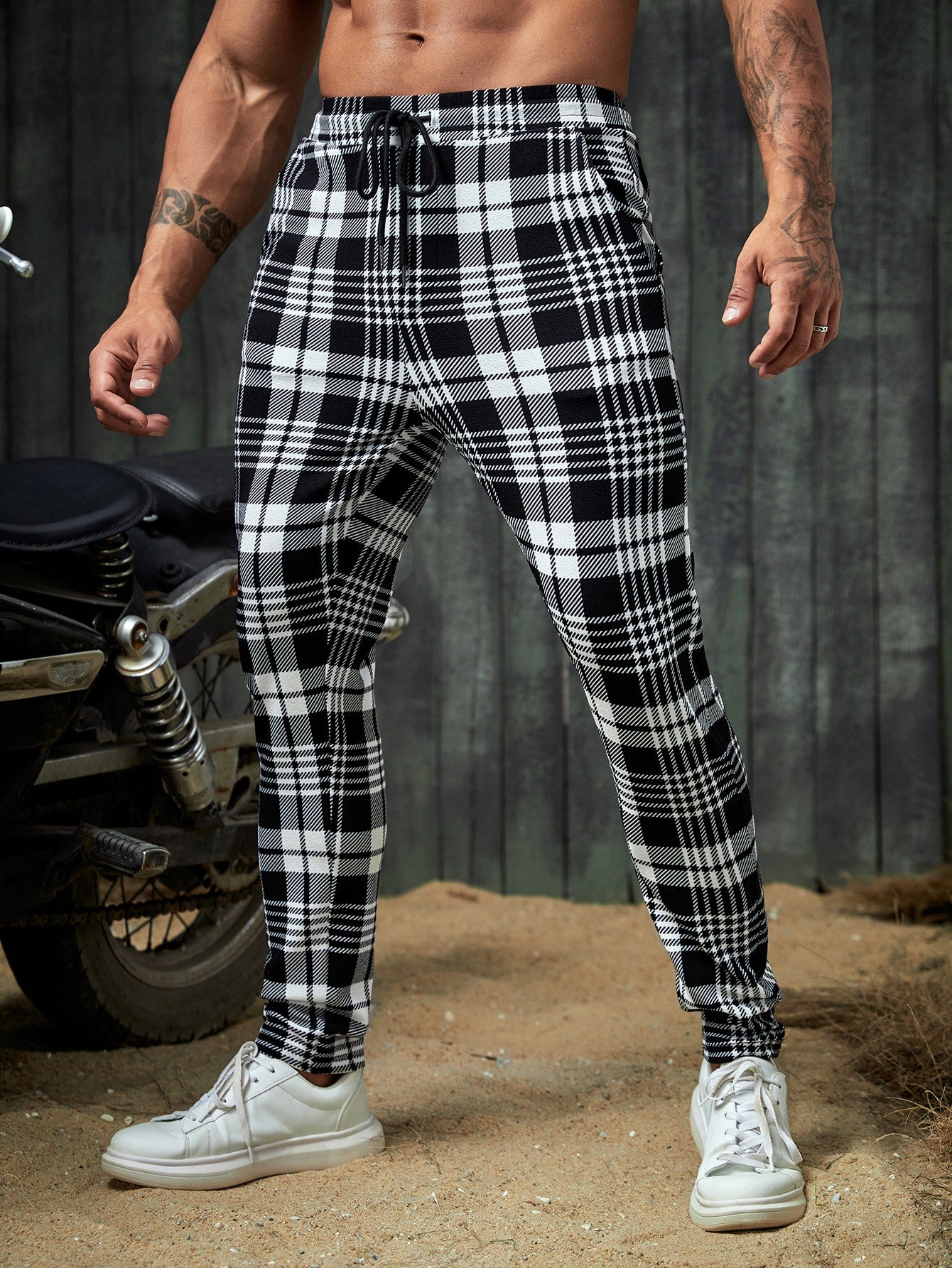 Manfinity Homme Men Plaid Print Drawstring Waist Trousers