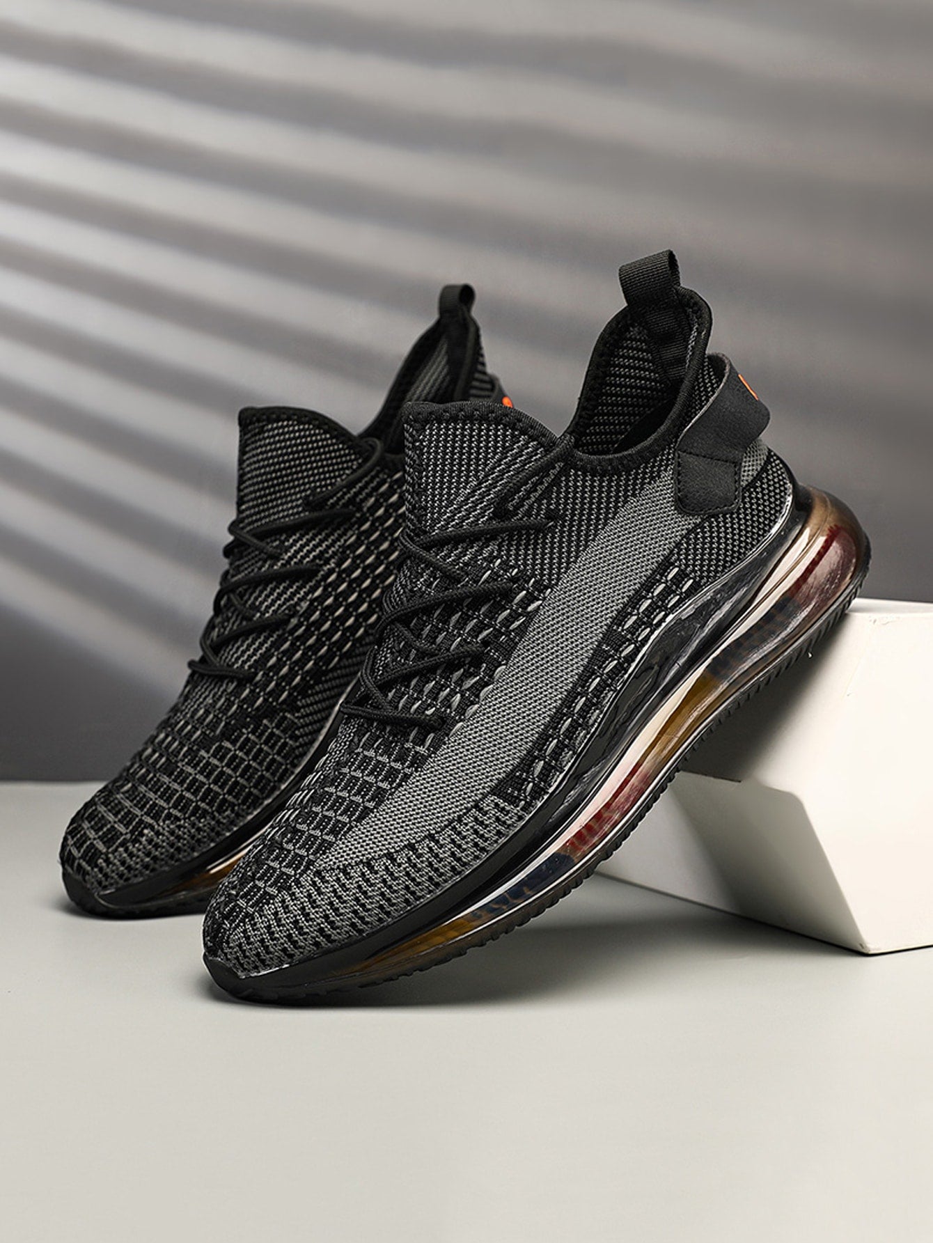 Herren-Laufschuhe zum Schnüren mit Buchstaben-Print-Design, Sportschuhe aus sportlichem Outdoor-Material mit runder Zehenpartie
