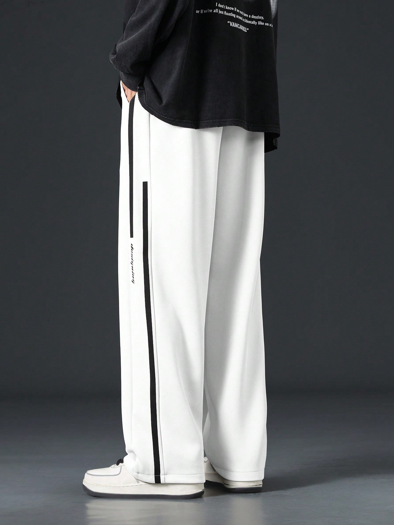 Men Contrast Tape Side Drawstring Waist Pants