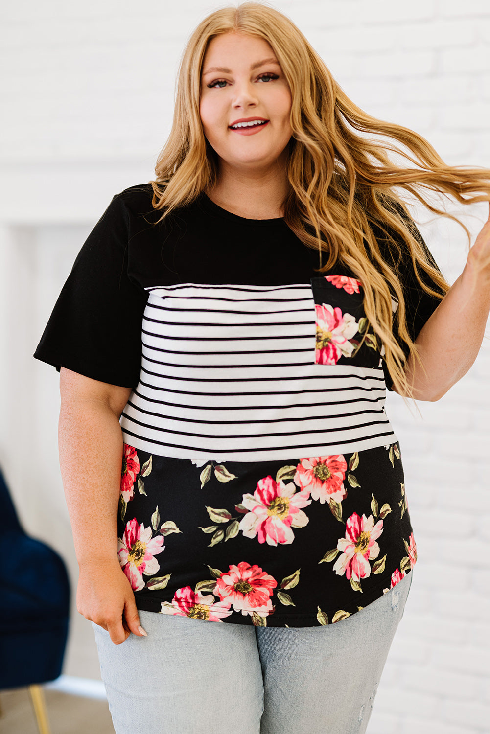 Black Plus Size Splicing Block Stripe Floral Short Sleeve Top-3