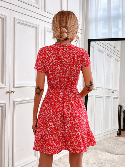 Gewebtes, bedrucktes Damenkleid mit V-Ausschnitt und kurzen Ärmeln 