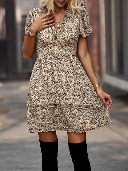 Damen Minikleid mit Blumenmuster und Flatterärmeln 