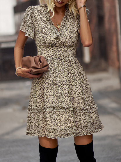 Damen Minikleid mit Blumenmuster und Flatterärmeln 